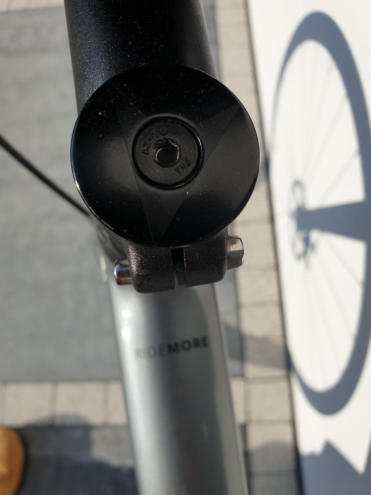 Rower szosowy Vitus Zenium full carbon.