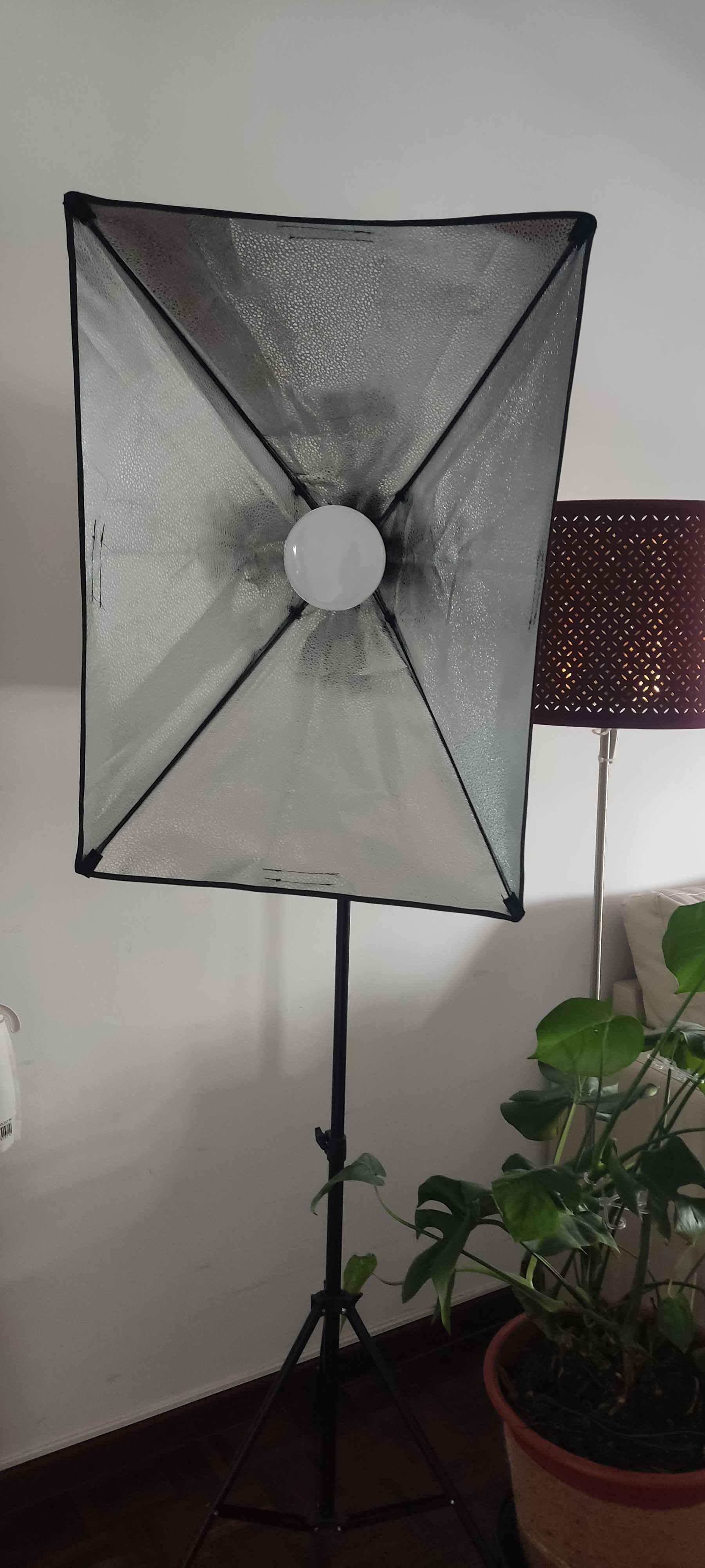 Foco luz , lâmpada, tripé, com comando e bolsa