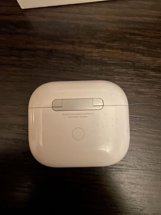 Зарядний кейс Airpods 3