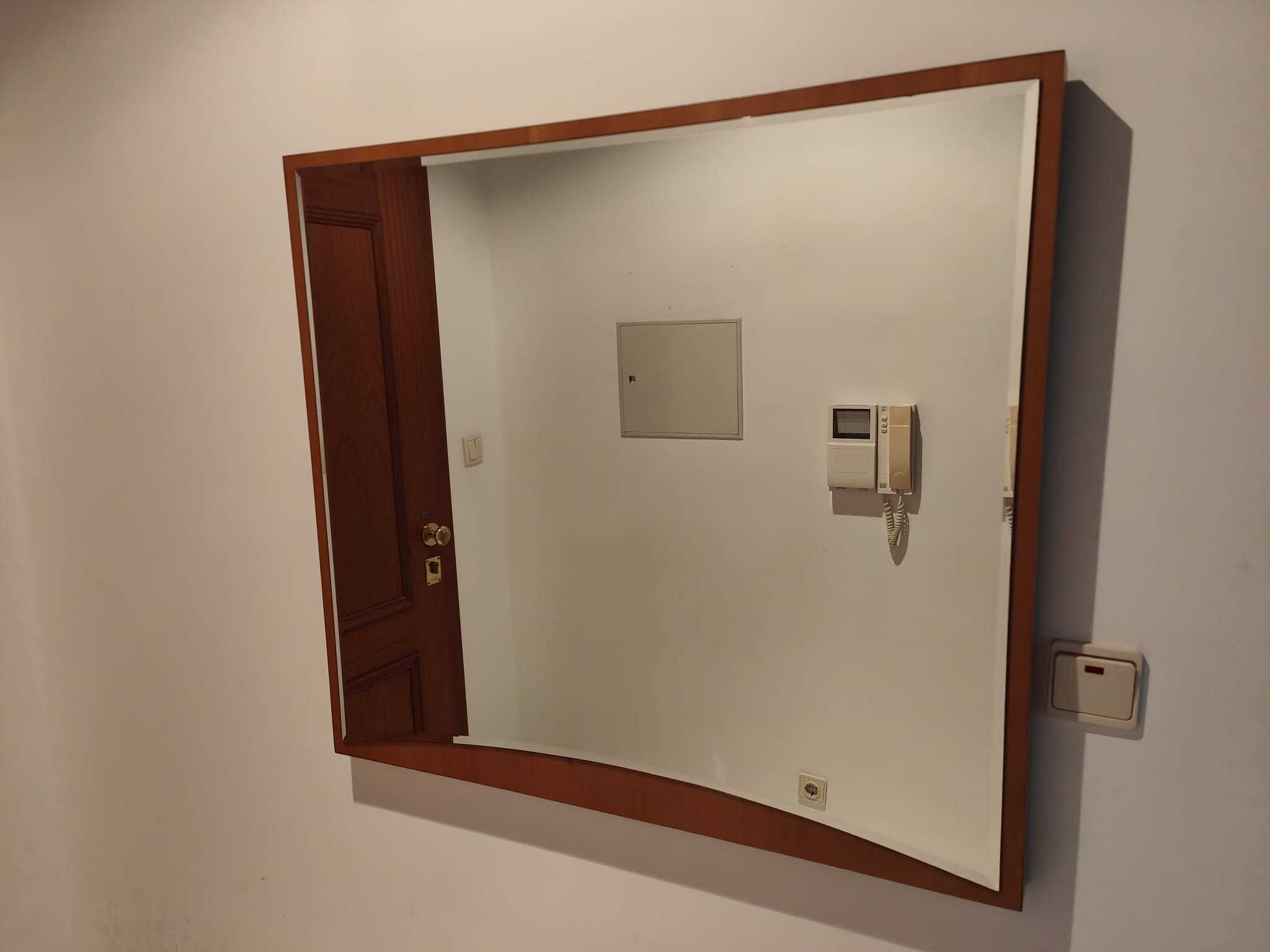 Espelho de parede em madeira maciça