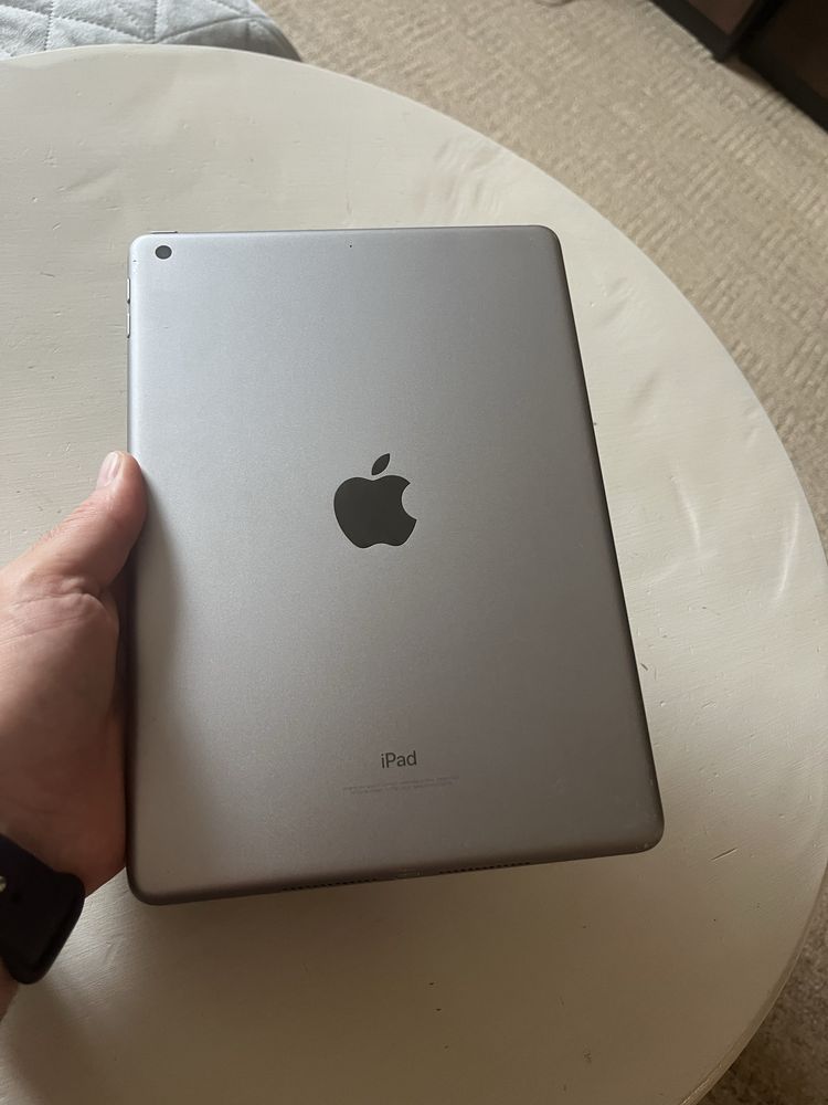 Apple iPad 5 памʼять 32Gb модель А1822
