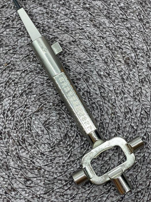 Інструмент для відкриття замків дискових,перфо,сувальдних,англійських