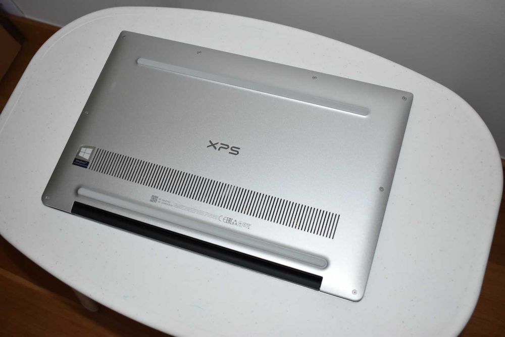 DELL XPS 13 9370 - Intel i5-8250u