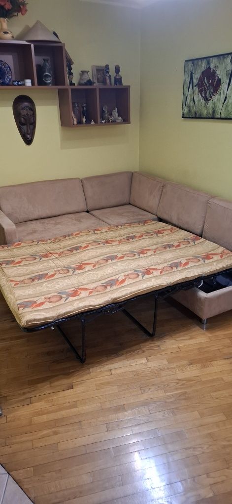 Продам диван б/в у нормальному стані.