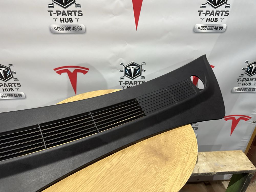 Накладка підкапота. Жабо. Капот. Tesla 3/Y Тесла. Ідеал.