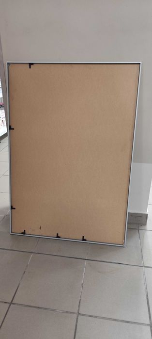 Antyrama aluminiowa srebrna IKEA 71x102 cm – 30 zł/szt.