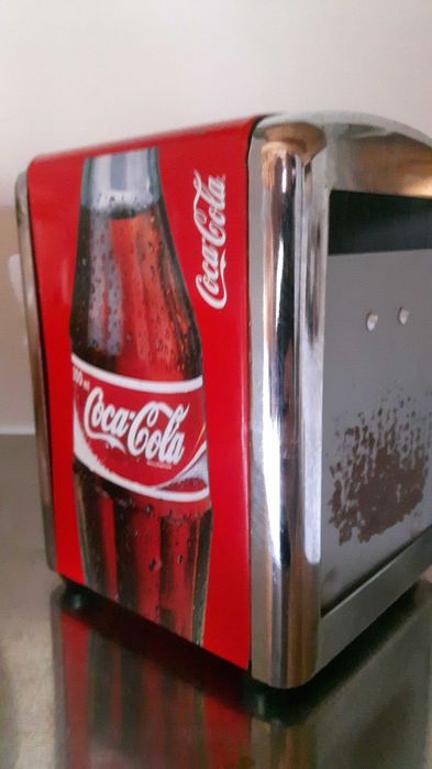 pojemnik na serwteki cocacola