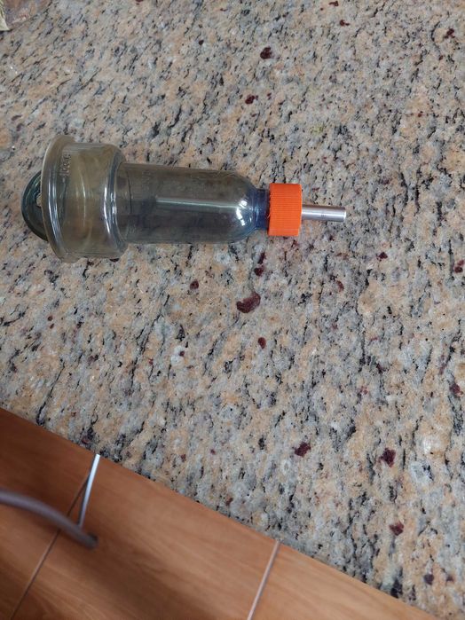 Banheira para chinchilas com acessórios