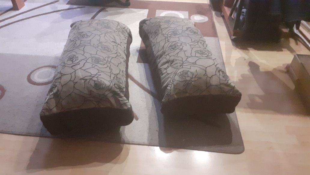 Duże poduszki na oparcie do sofy