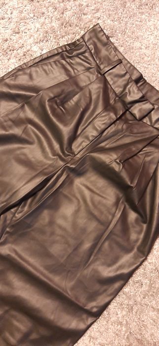 Spodnie imitacja skóry L