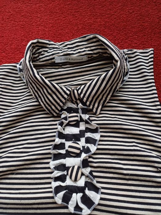 Camisola de riscas bem diferente!!