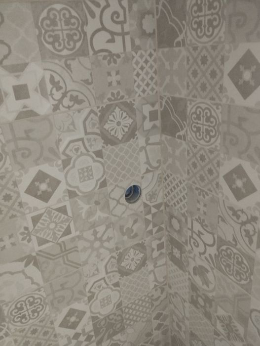 Строитель плиточник