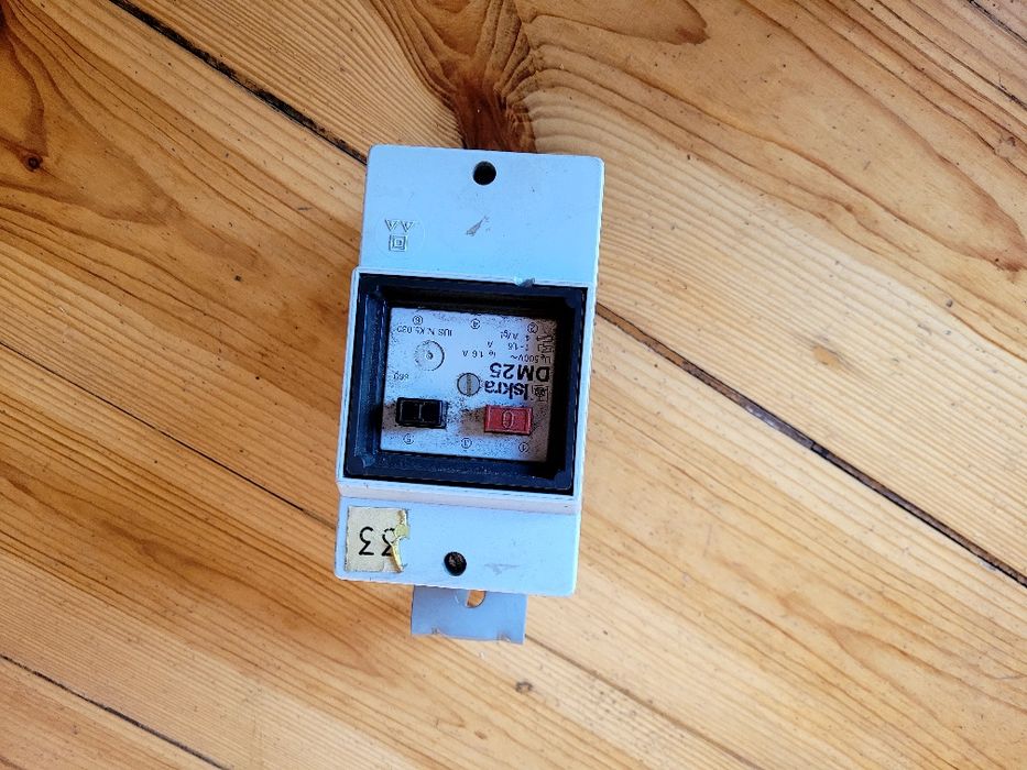 Wyłącznik trójfazowy