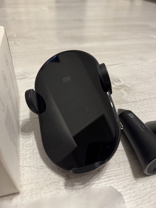Автомобильный держатель для смартфона Xiaomi беспроводная зарядка