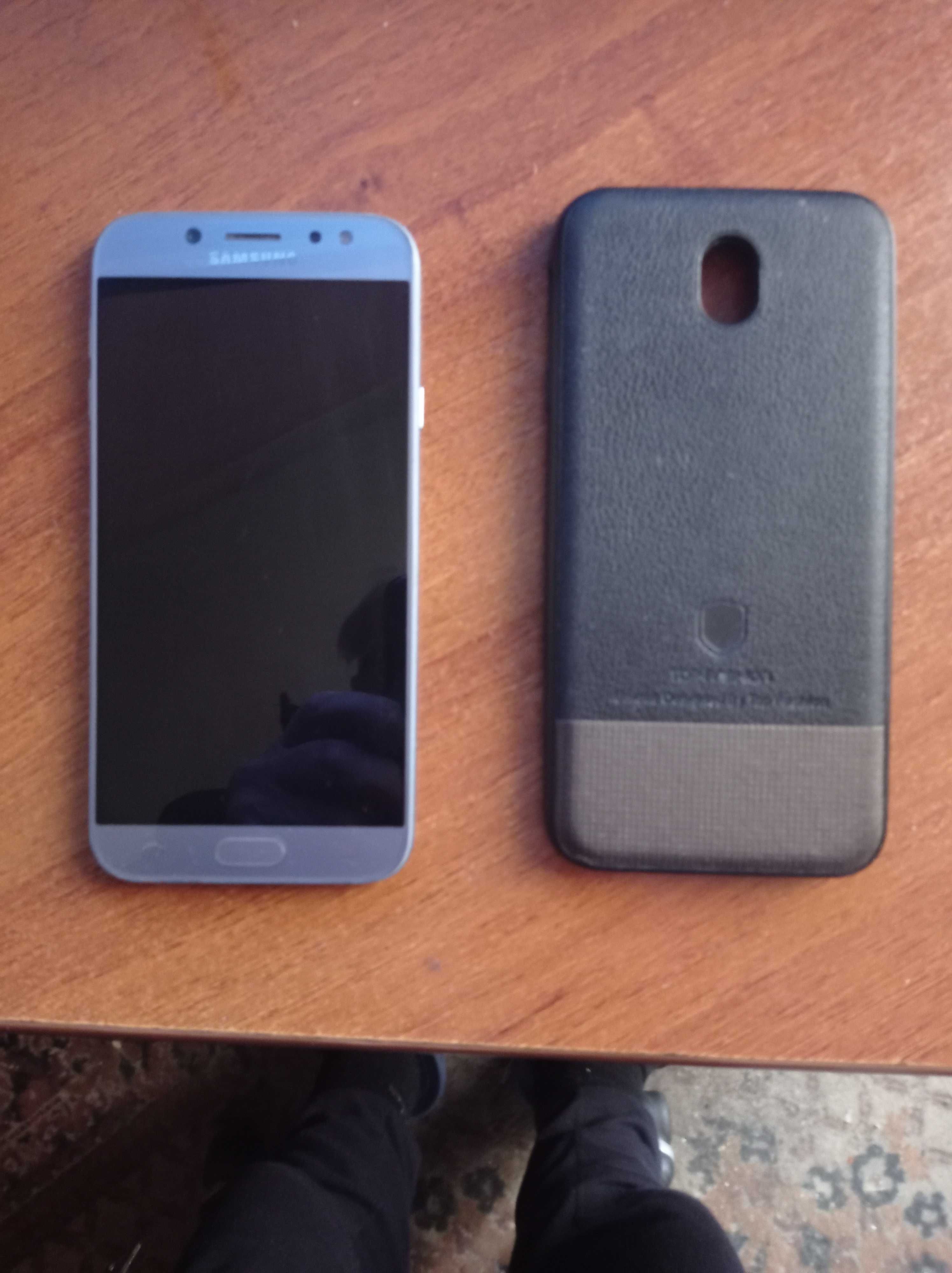 Мобільний телефон Samsung j7