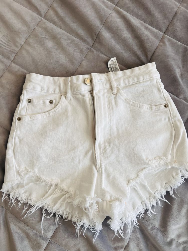 Шорти ZARA білі
