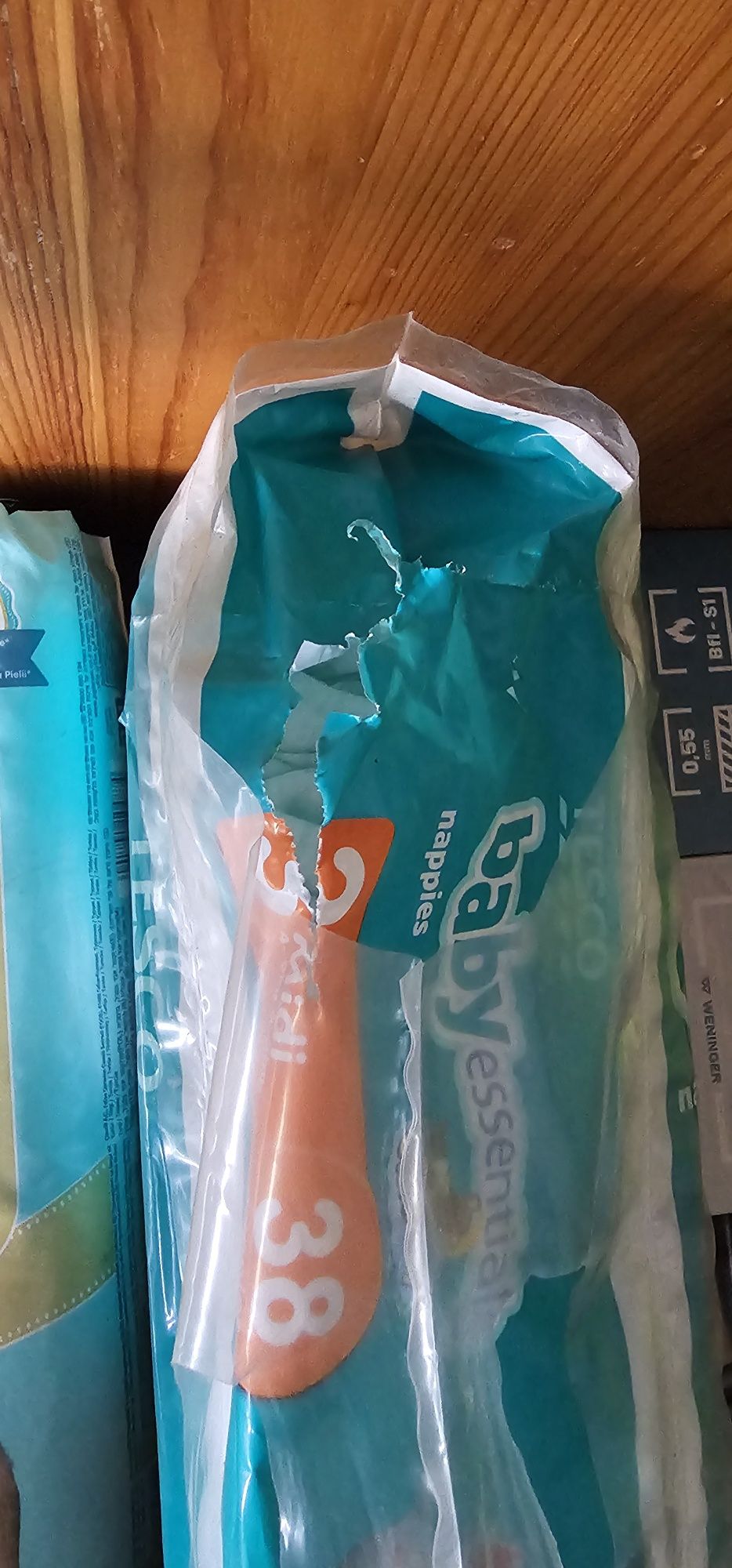 Pampers premium care 2 68 szt + r.3 tesco