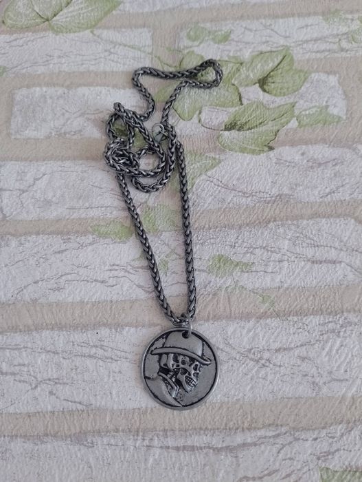 Naszyjnik z zawieszką czaszki