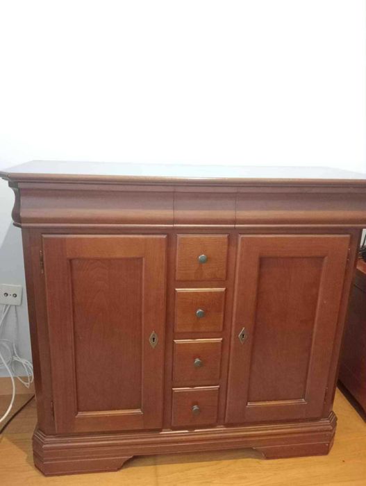 Móvel de madeira de carvalho