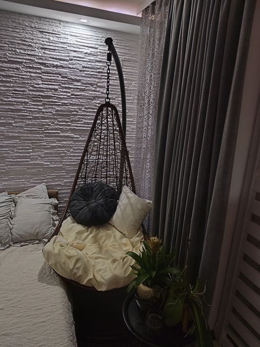 Huśtawka ogrodowa kokon