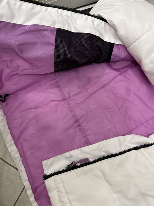 Продам жвночу лижну куртку