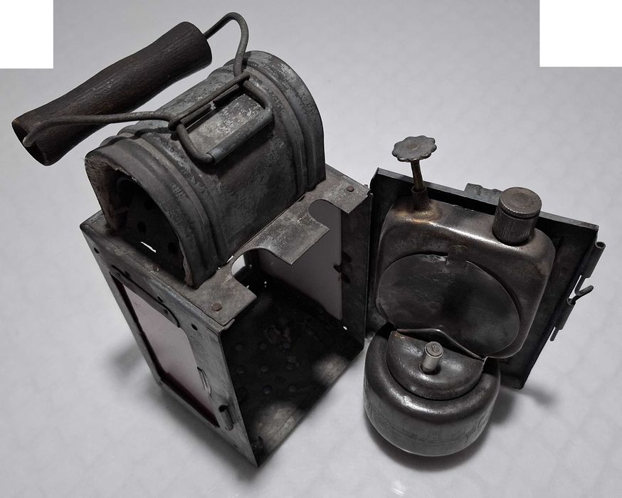 Lampa kolejowa, P.K.P, 13x10x21cm, 987g (Kolekcje, hobby, lampa)