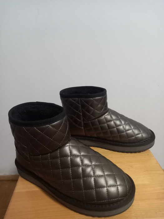 Взуття зимове  уггі жіночі