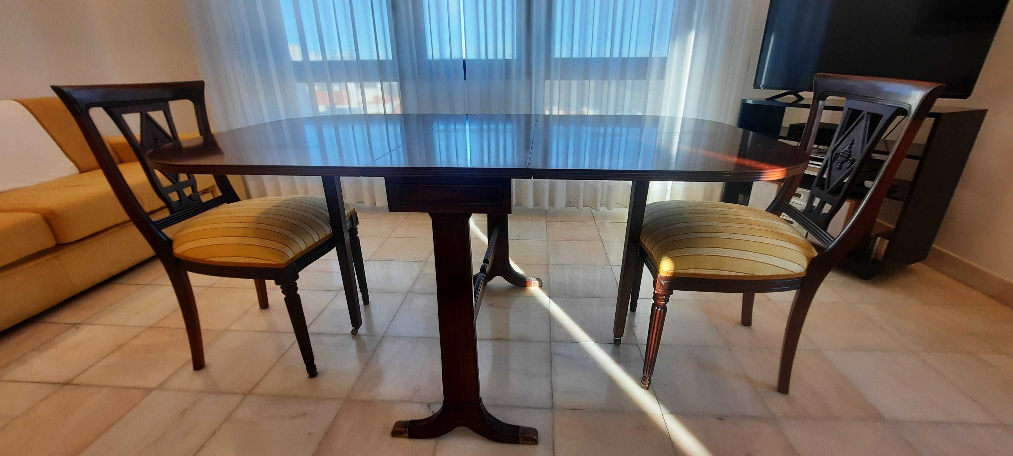 Mesa de abas, estilo inglês, com 2 pés trabalhados, Madeira de Mogno