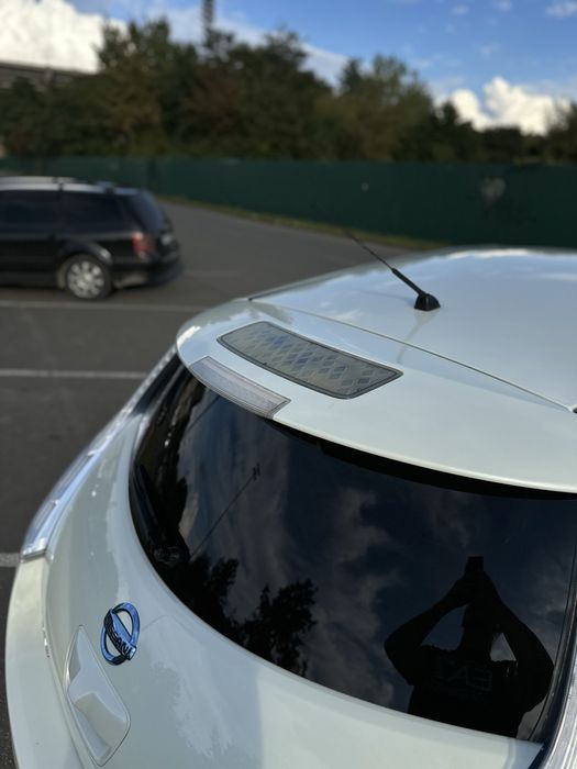 Nissan Leaf 24kw їде 110-120км 9палок! Ціна до 25.10