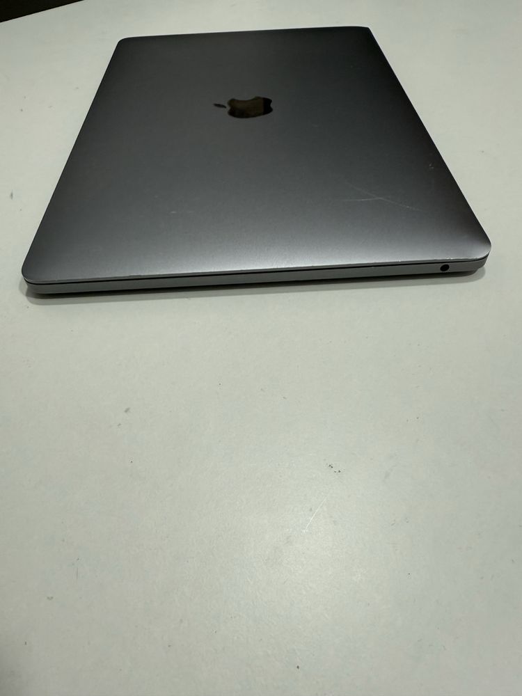 MacBook Pro 13" - A1706