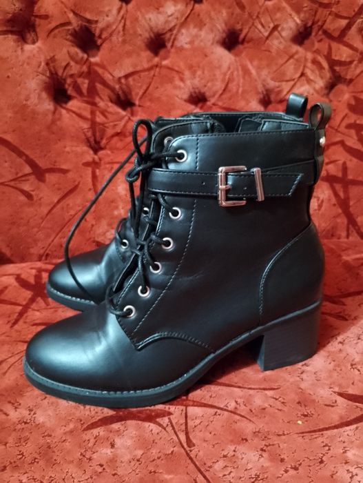 Жіночі осінні чобітки