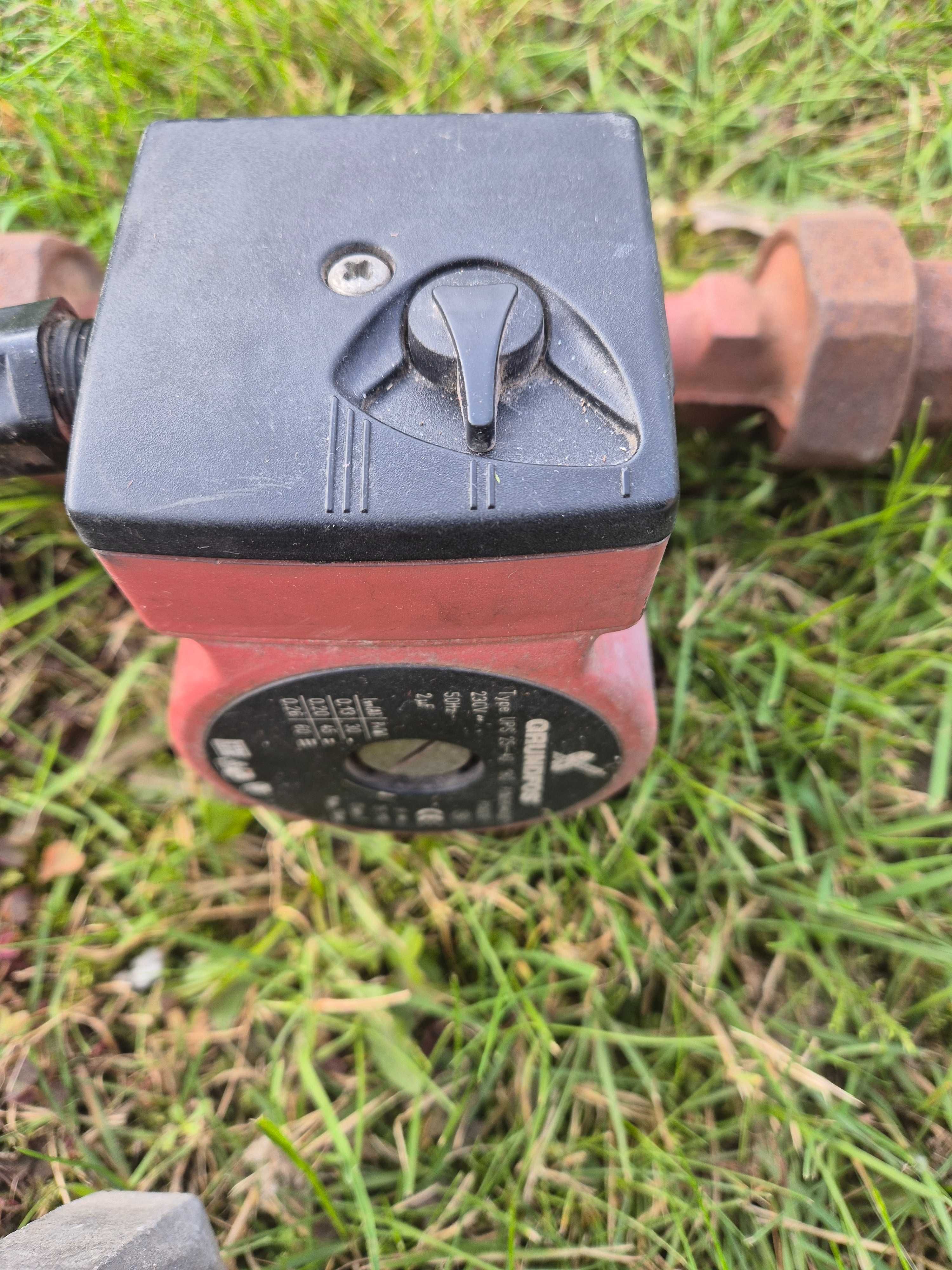 Komplet pompa z zaworem GRUNDFOS UPS 25-40. 180