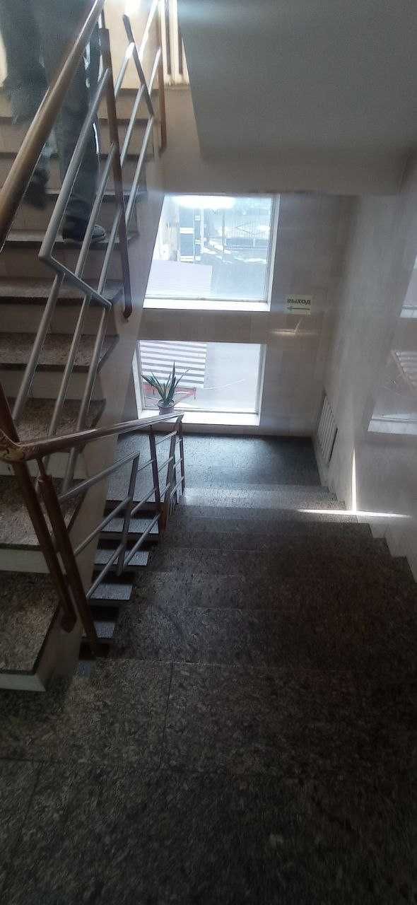 Коммерческое помещение 1600м2 .Центр города. Фасад.