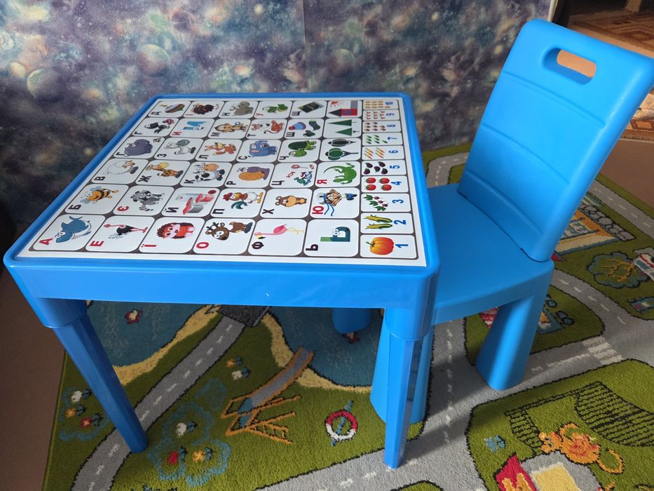 Стульчик і стол дитячий