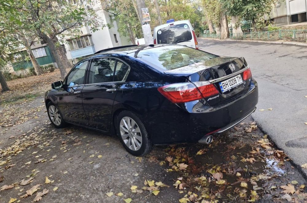 Хонда аккорд 13 г в 3,5, максимальной комплектации