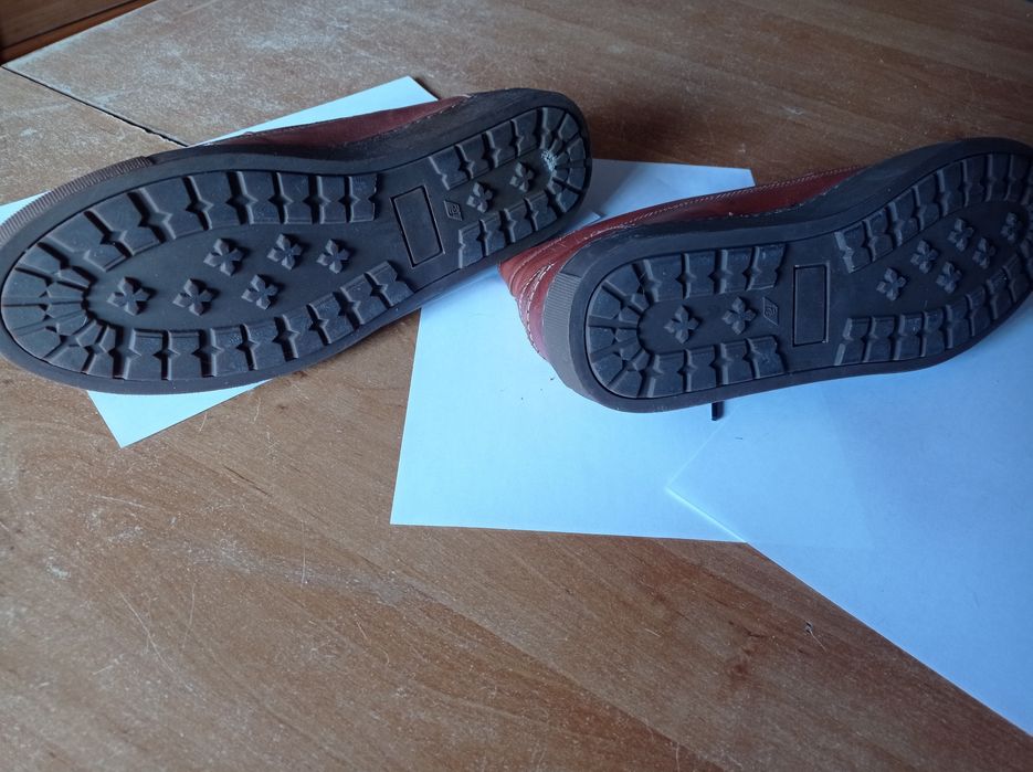 Botas em pele n°44  Novas!