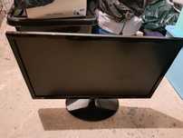 Monitor płaski w ładnym stanie