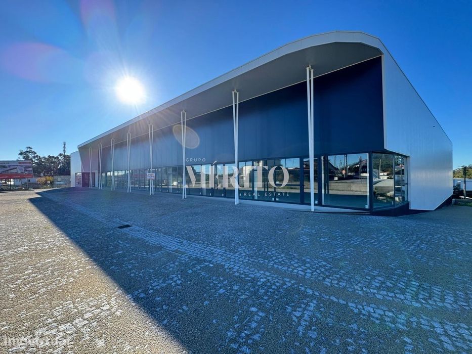 Pavilhão industrial localizado em Vilar do Monte, Barcelos