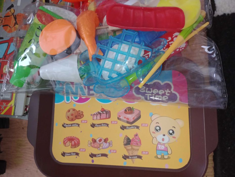 Zestaw zabawek dla dwulatka