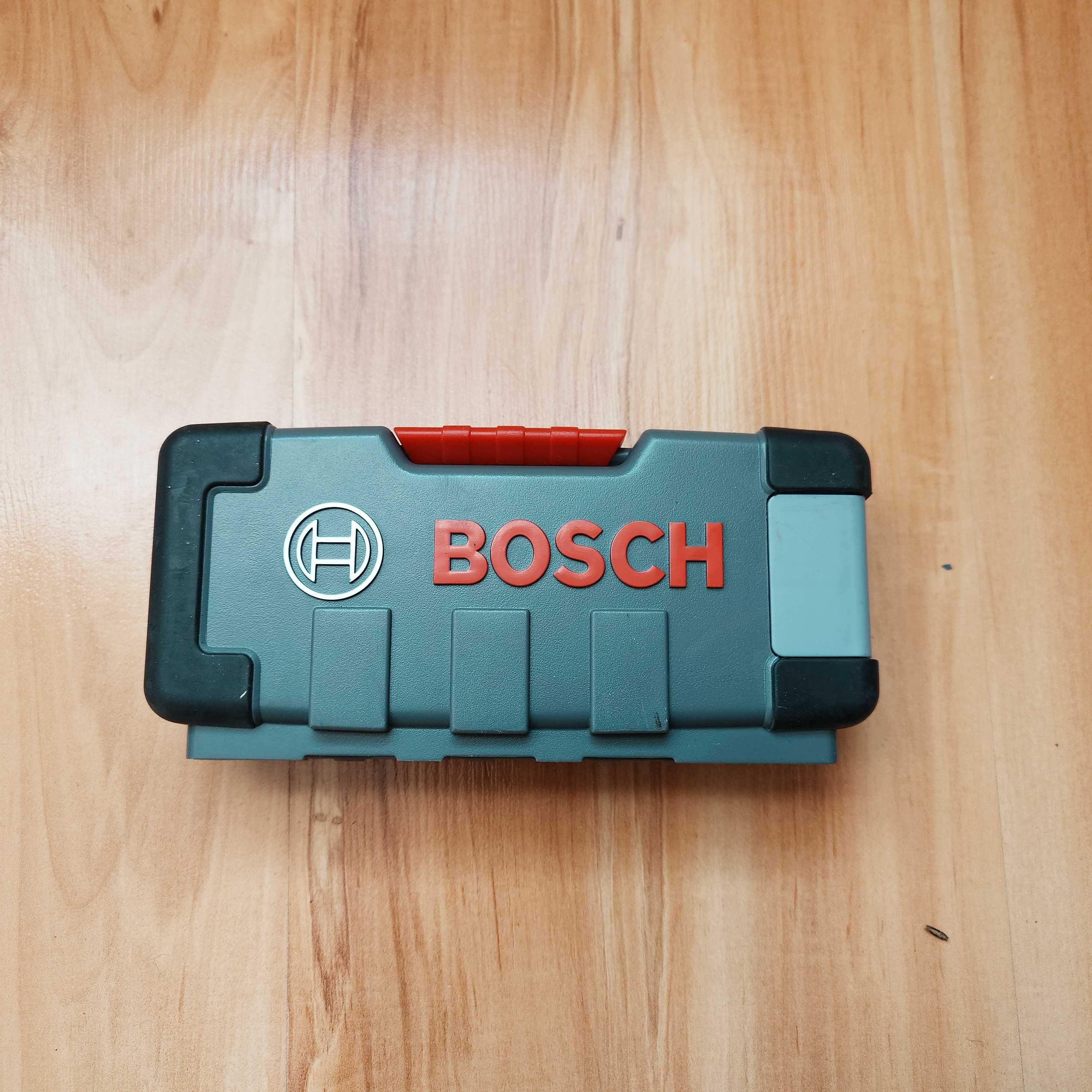 Bosch Piła szablasta PSA 700 E