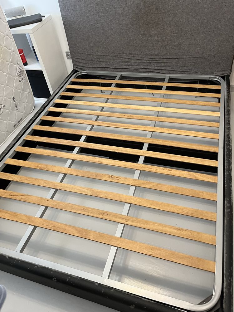 Cama de casal com estrado
