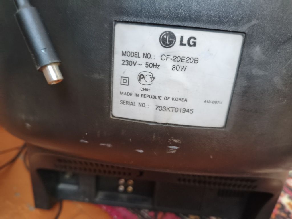 LG CF-20E20B телевізор
