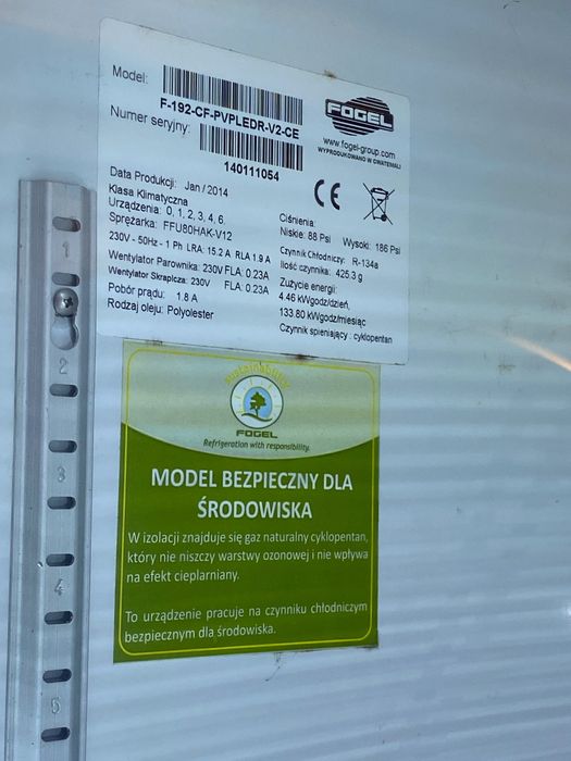 Lodówka przeszklona sklepowa barowa do piwa na napoje , używana