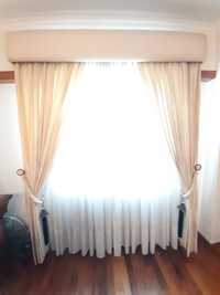 Conjunto de cortinados.