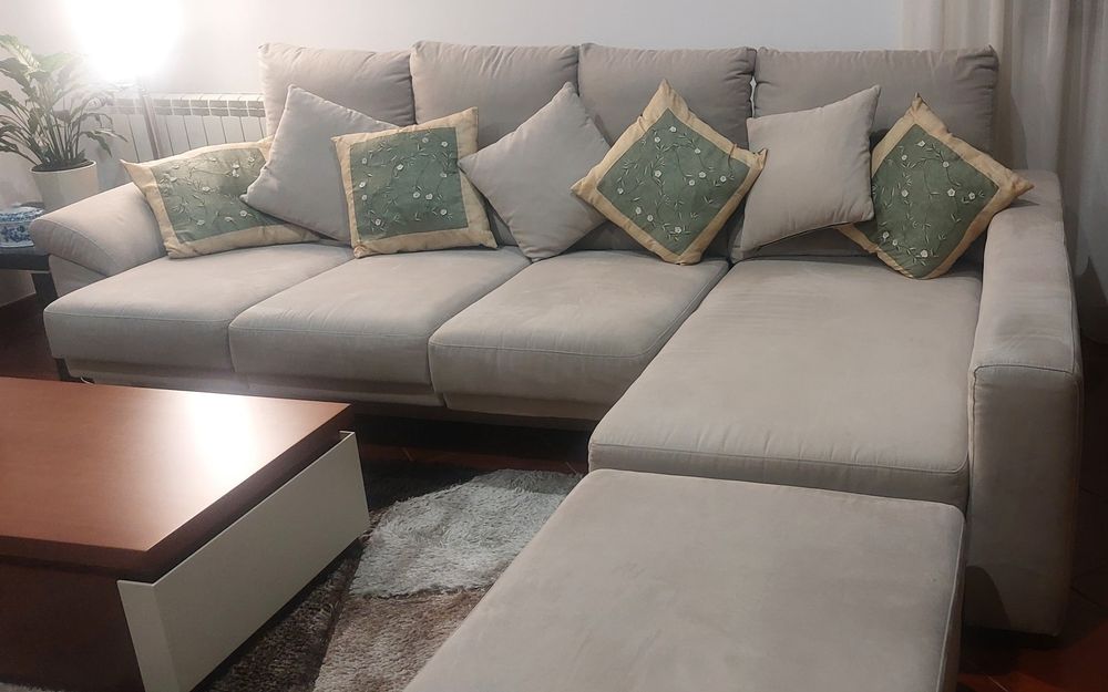 Sofá com chaise longue 4 lugares