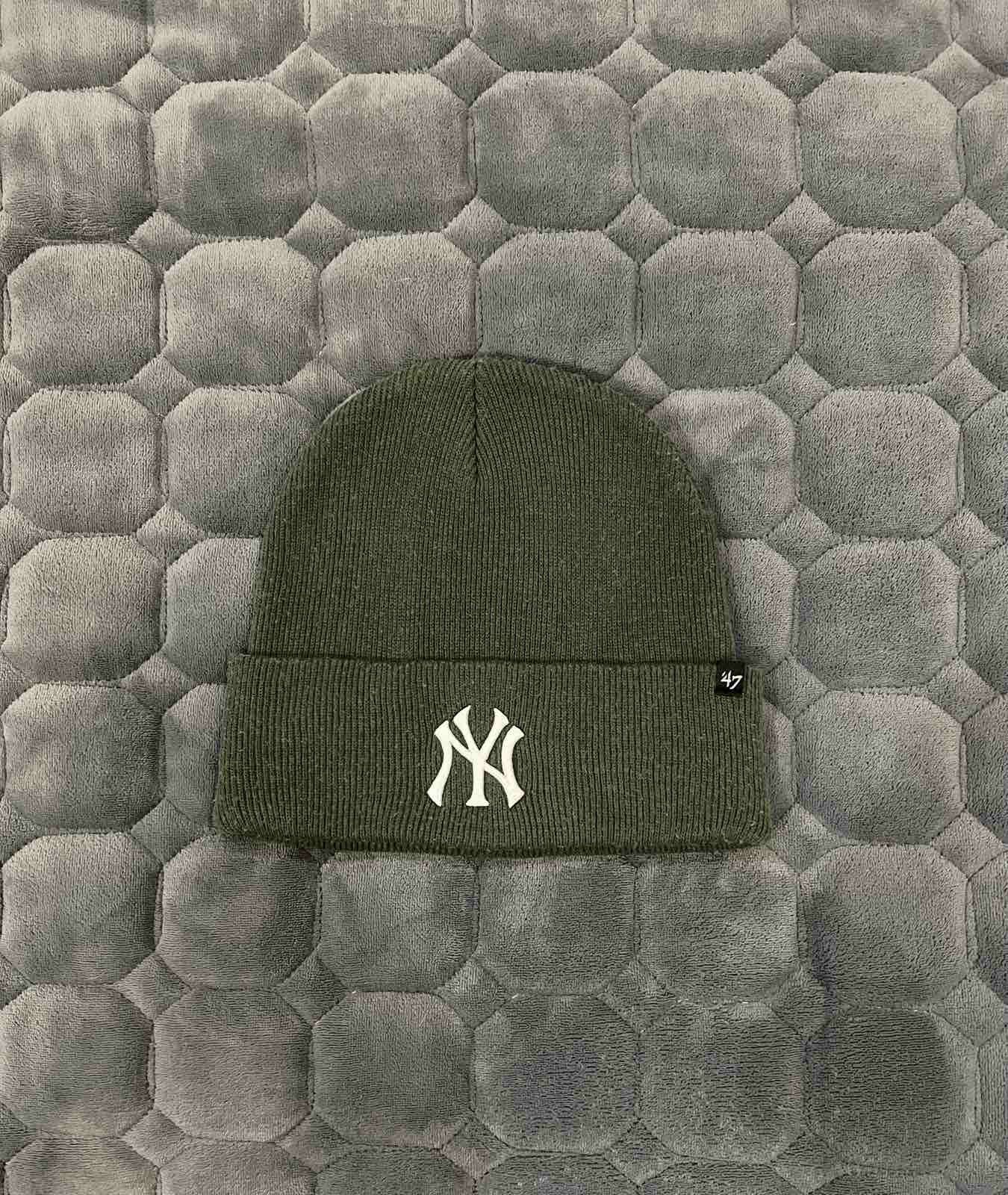 Зимняя шапка Yankees
