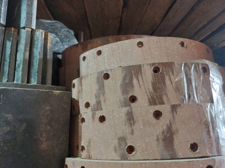 Продам колодки тормозні, та накладки тормозні і щеплення,а також лента