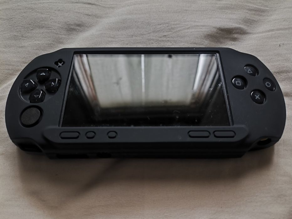 Capa de proteção em silicone (PSP E - 1004/Street)