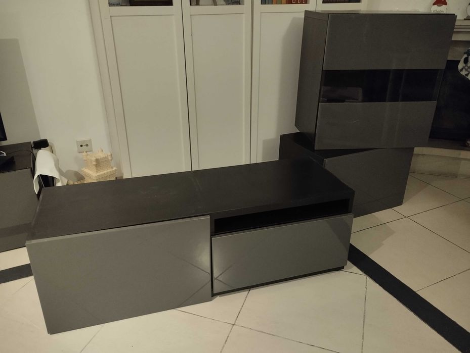 Móvel TV 120cm + 2 módulos de parede 60 cm cada