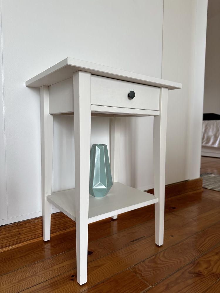 Mesa de cabeceira ikea Hemnes